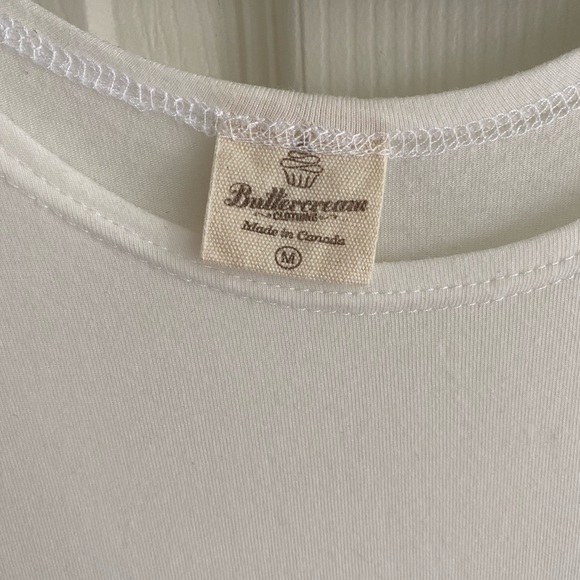 Buttercream off-white flowy tank size medium - Picture 2 of 5
